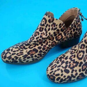 Kenneth Cole Reaction side skip suede leopard print ankle boots size 7.5 NWOB